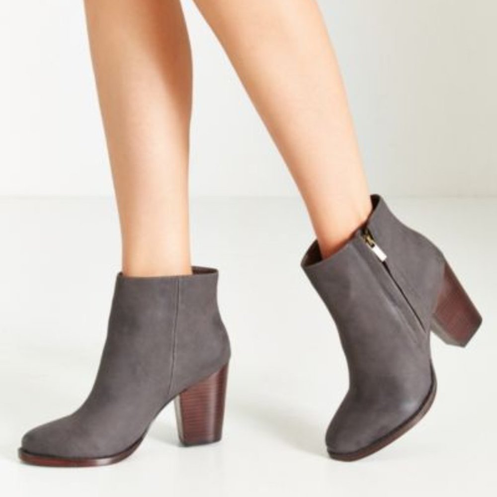 EUC Silence + Noise Half-Stacked Heeled Ankle Boot in Gray Sz 8.5 - Picture 1 of 10